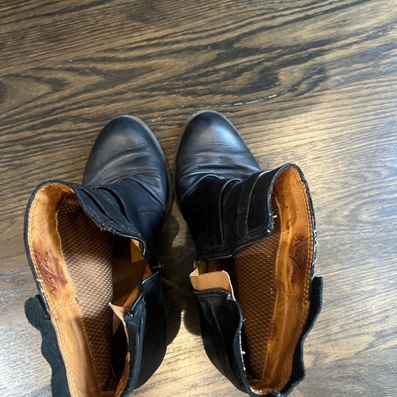 Naya Women’s Black Leather Ankle Boots Bootie with Buckle Details size 9 - Picture 5 of 8